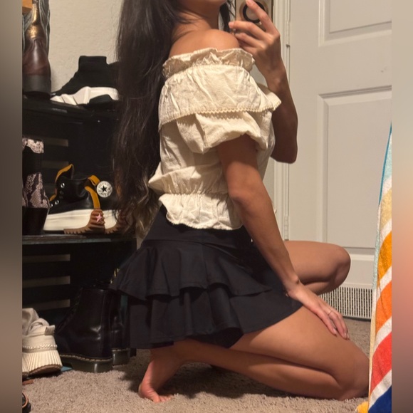 Off-Shoulder Cream Button-Up Top - Picture 5 of 7